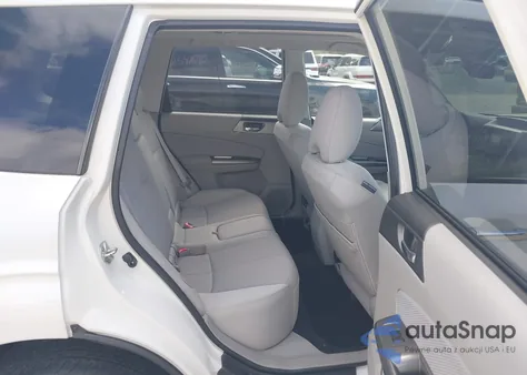 2011 Subaru Forester 2.5X Premium из США, поврежденный, VIN JF2SHADC1BH754199